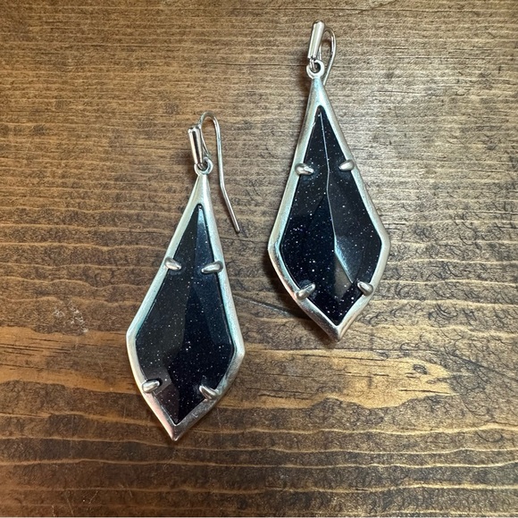 Kendra Scott ⭐️ Olivia Silver Drop Earrings with Navy Goldstone - Picture 1 of 4